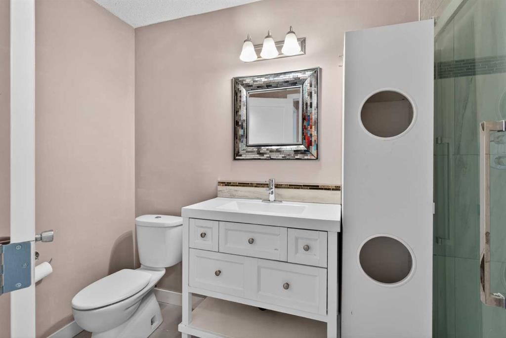 32 Fallingworth Court Ne, Calgary, AB - Indoor Photo Showing Bathroom