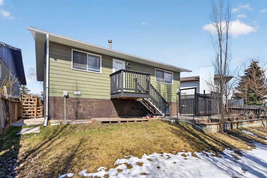 32 Fallingworth Court Ne, Calgary, AB - Outdoor