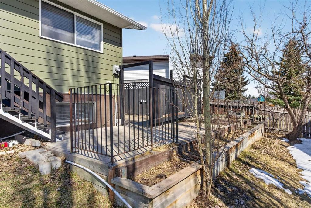32 Fallingworth Court Ne, Calgary, AB - Outdoor
