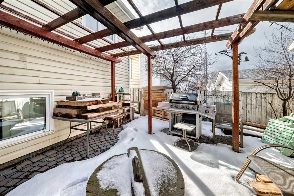 243 Erin Meadow Close, Calgary, AB - Outdoor