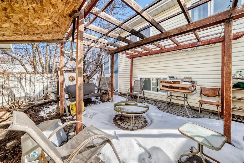 243 Erin Meadow Close, Calgary, AB - Outdoor