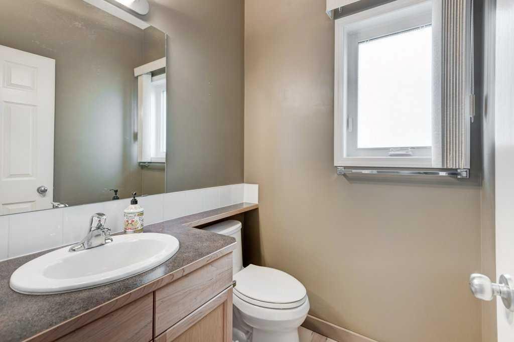 427 Copperfield Boulevard Se, Calgary, AB - Indoor Photo Showing Bathroom