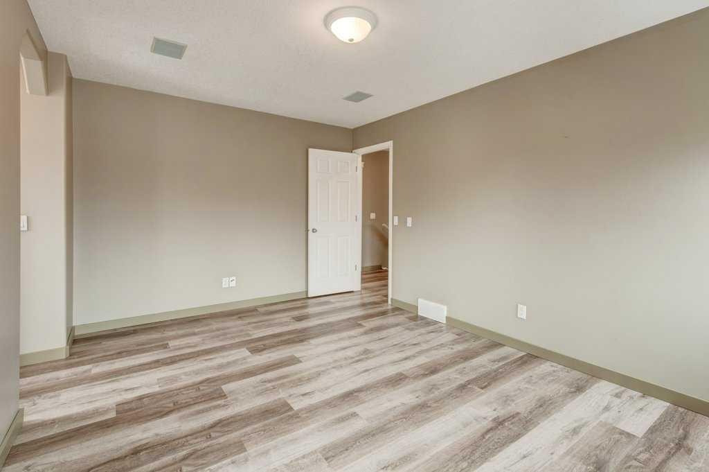 427 Copperfield Boulevard Se, Calgary, AB - Indoor Photo Showing Other Room