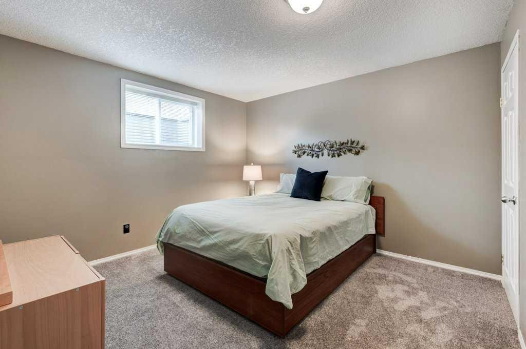 427 Copperfield Boulevard Se, Calgary, AB - Indoor Photo Showing Bedroom