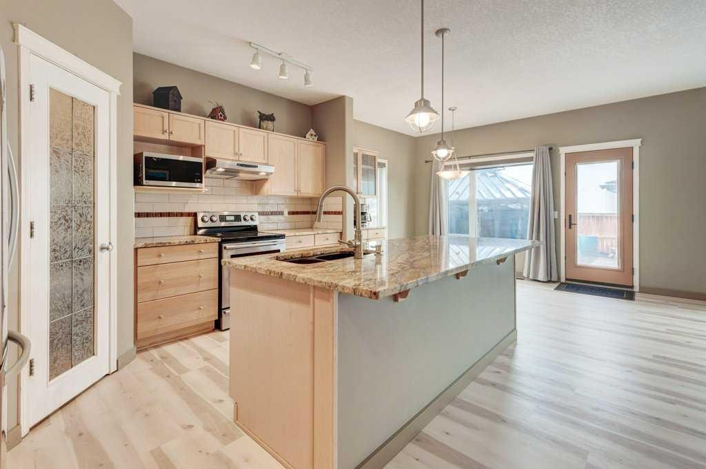 427 Copperfield Boulevard Se, Calgary, AB - Indoor Photo Showing Kitchen With Upgraded Kitchen