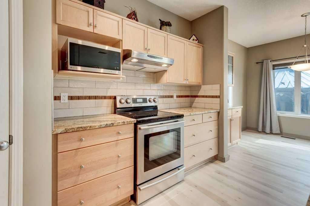 427 Copperfield Boulevard Se, Calgary, AB - Indoor Photo Showing Kitchen