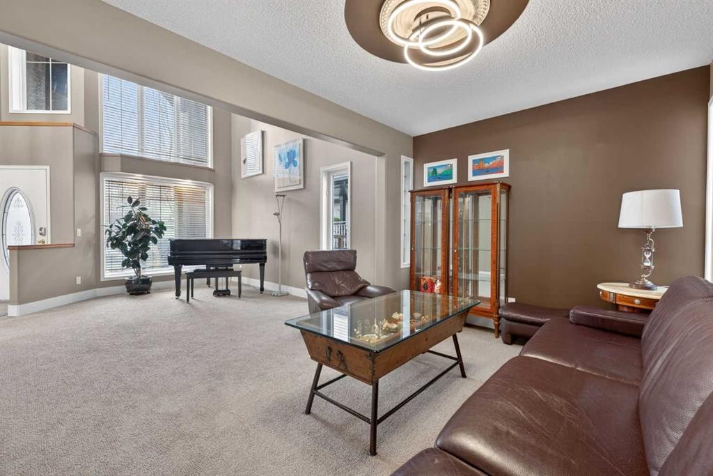 111 Valley Ponds Crescent Nw, Calgary, AB - Indoor