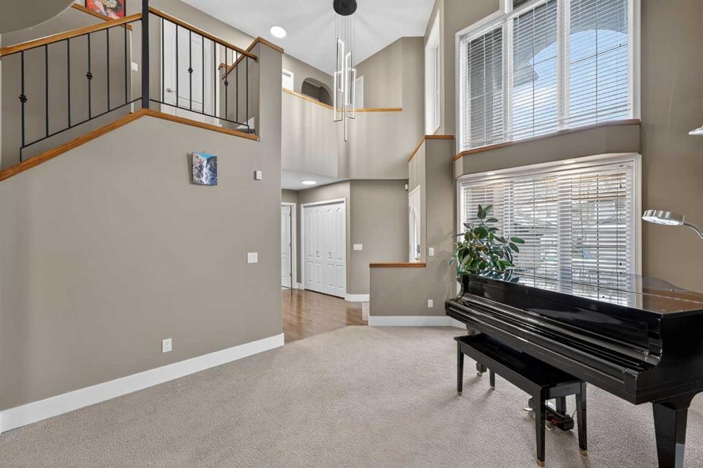 111 Valley Ponds Crescent Nw, Calgary, AB - Indoor Photo Showing Other Room