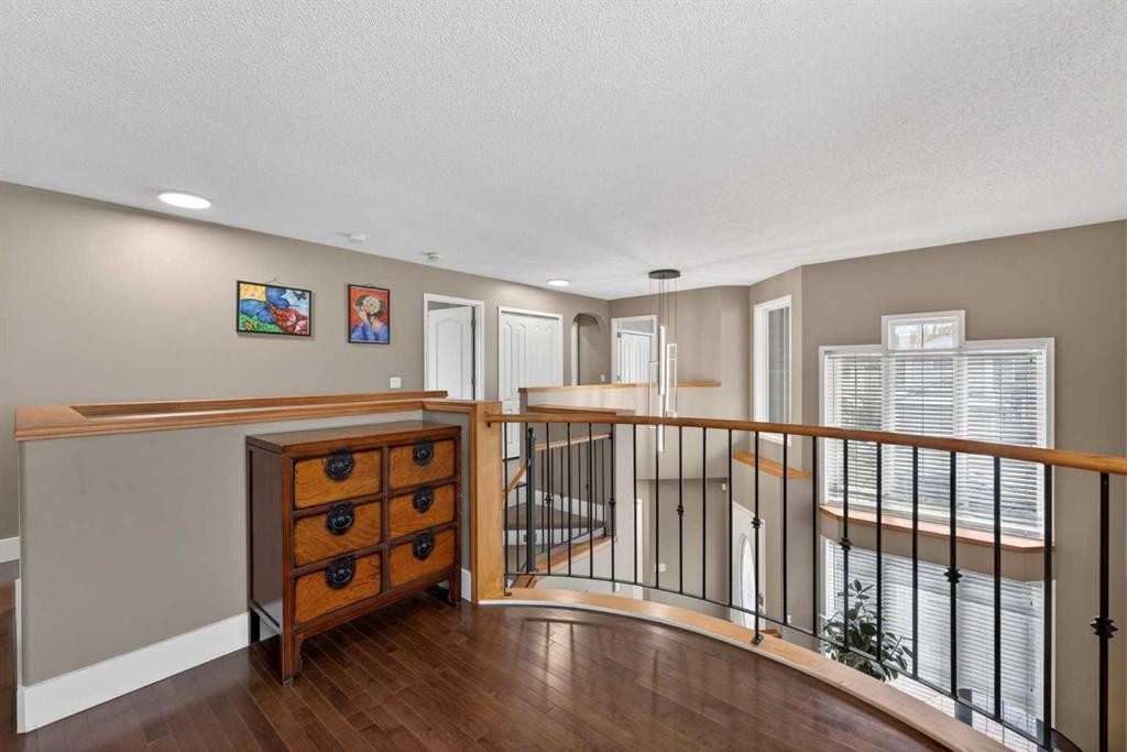 111 Valley Ponds Crescent Nw, Calgary, AB - Indoor Photo Showing Other Room