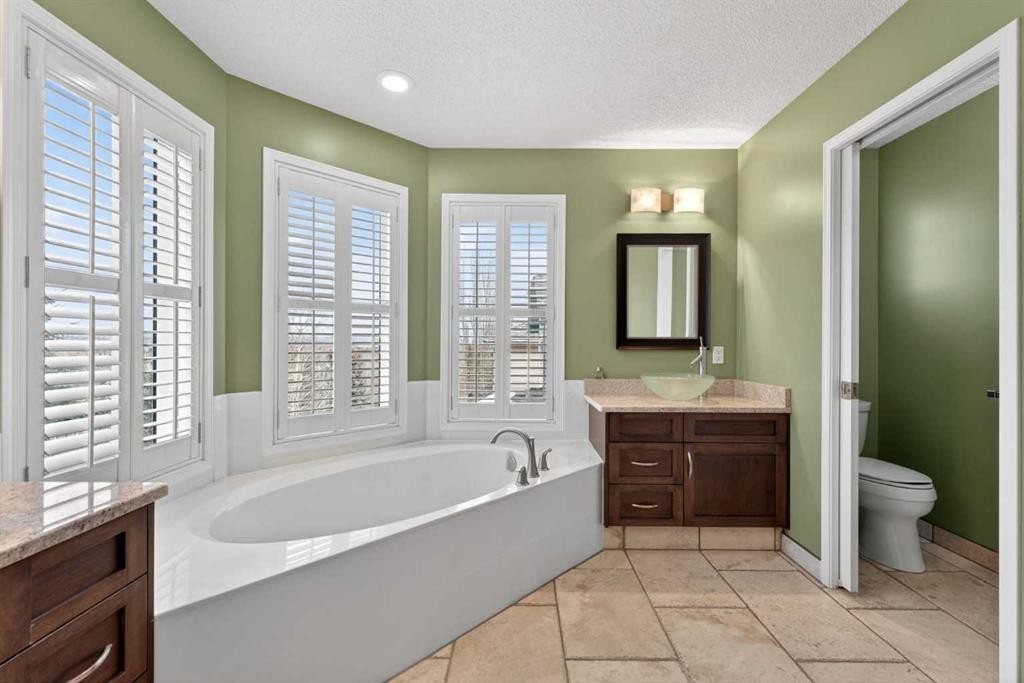 111 Valley Ponds Crescent Nw, Calgary, AB - Indoor Photo Showing Bathroom