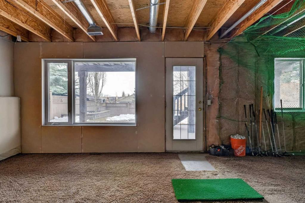 111 Valley Ponds Crescent Nw, Calgary, AB - Indoor Photo Showing Other Room