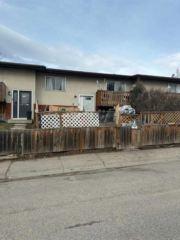 716B Raynard Crescent Se, Calgary, AB - Outdoor