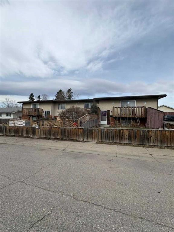 716B Raynard Crescent Se, Calgary, AB - Outdoor
