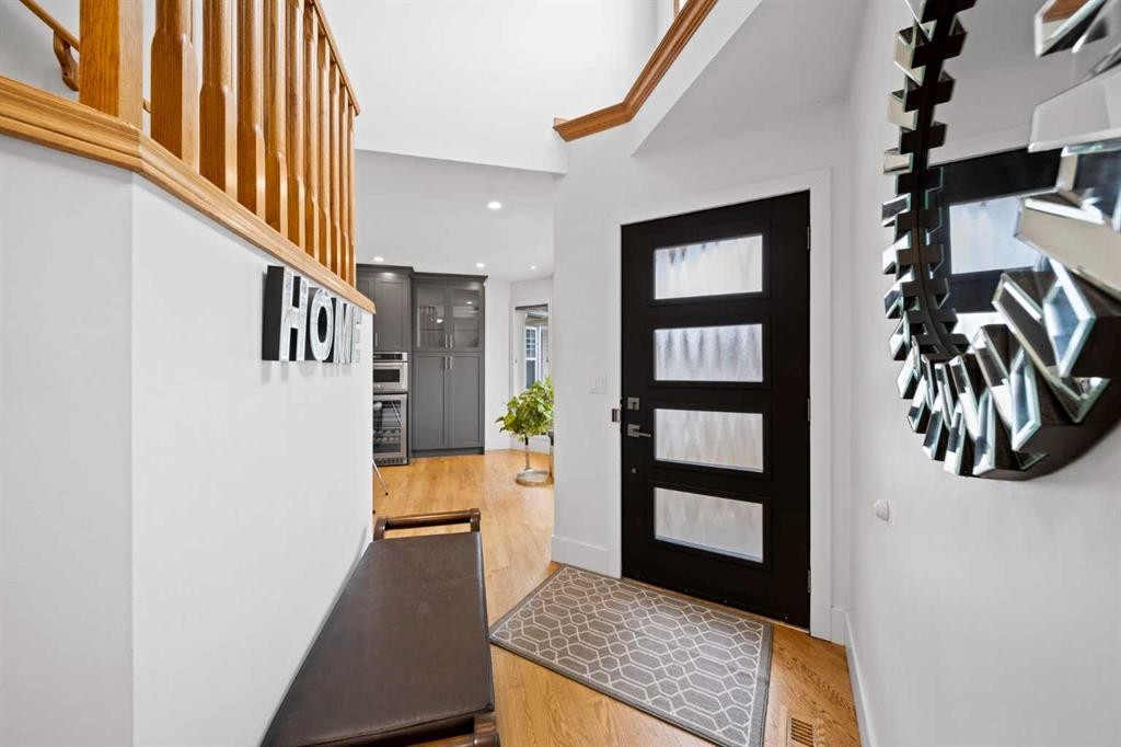 90 Riverview Circle Se, Calgary, AB - Indoor Photo Showing Other Room