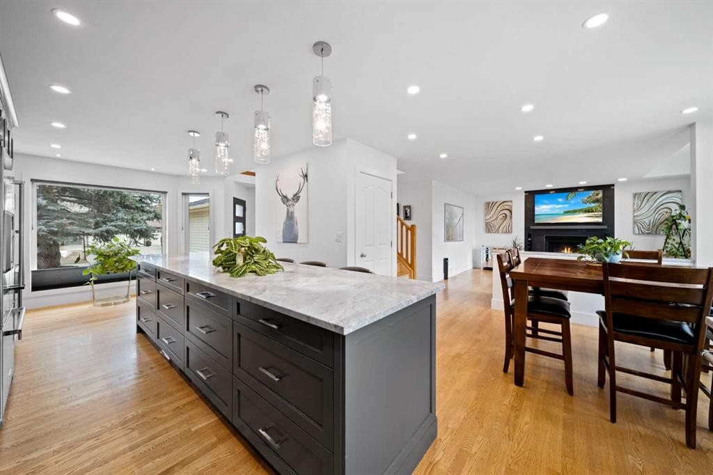 90 Riverview Circle Se, Calgary, AB - Indoor