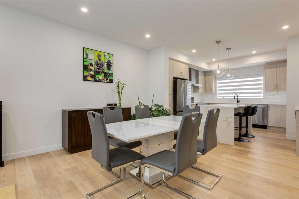 94-903 Mahogany Boulevard Se, Calgary, AB - Indoor Photo Showing Other Room