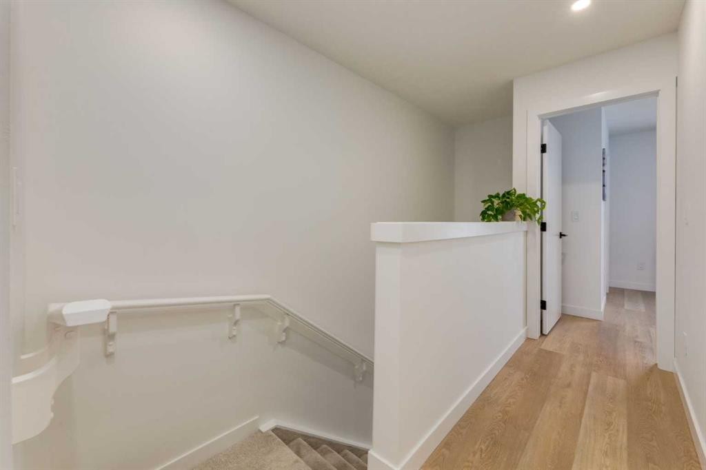 94-903 Mahogany Boulevard Se, Calgary, AB - Indoor Photo Showing Other Room