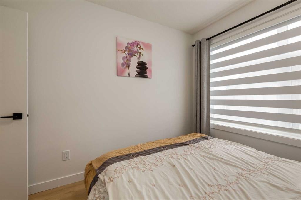 94-903 Mahogany Boulevard Se, Calgary, AB - Indoor Photo Showing Bedroom