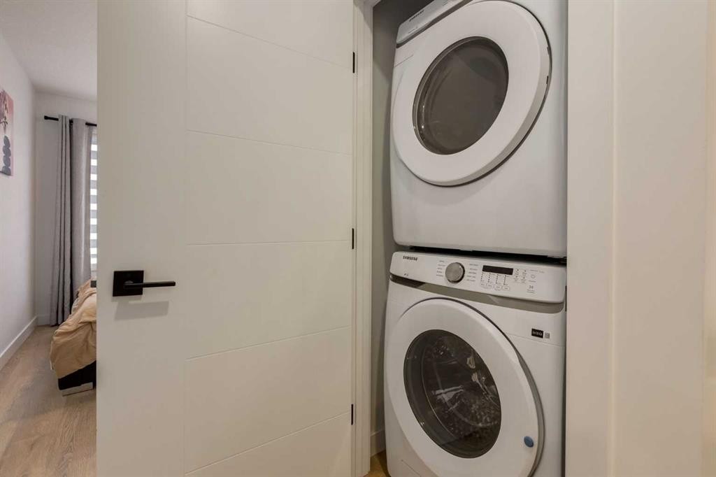 94-903 Mahogany Boulevard Se, Calgary, AB - Indoor Photo Showing Laundry Room