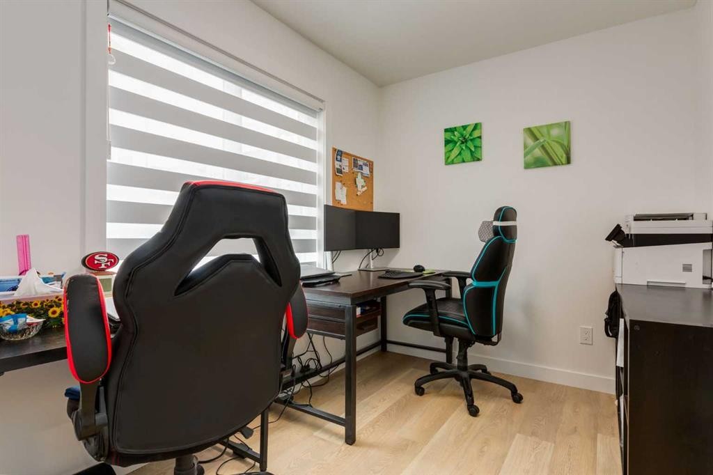 94-903 Mahogany Boulevard Se, Calgary, AB - Indoor Photo Showing Office