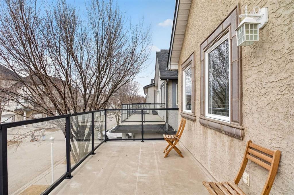 34 Simcoe Place Sw, Calgary, AB - Outdoor With Balcony With Exterior