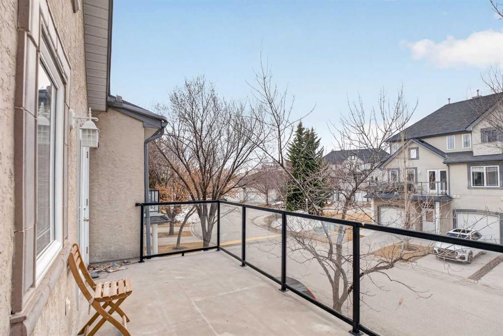 34 Simcoe Place Sw, Calgary, AB - Outdoor With Balcony