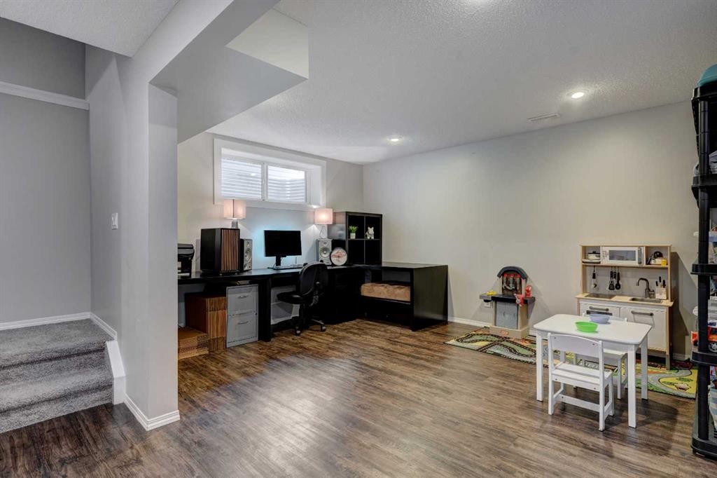 55 Legacy Crescent Se, Calgary, AB - Indoor Photo Showing Office