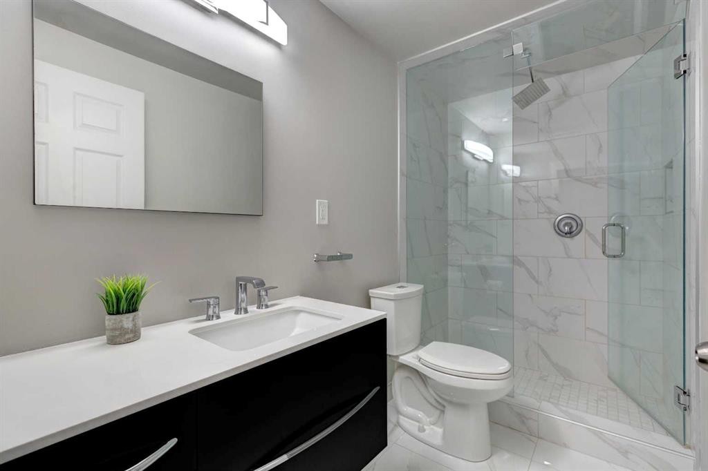 55 Legacy Crescent Se, Calgary, AB - Indoor Photo Showing Bathroom