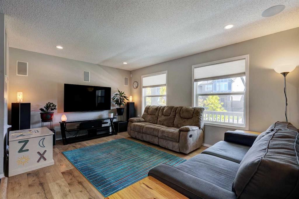 55 Legacy Crescent Se, Calgary, AB - Indoor Photo Showing Living Room