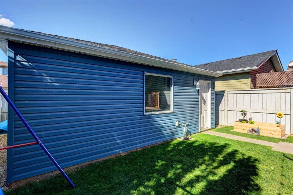 55 Legacy Crescent Se, Calgary, AB - Outdoor