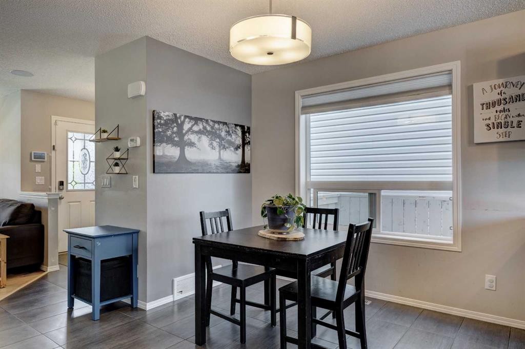 55 Legacy Crescent Se, Calgary, AB - Indoor Photo Showing Dining Room