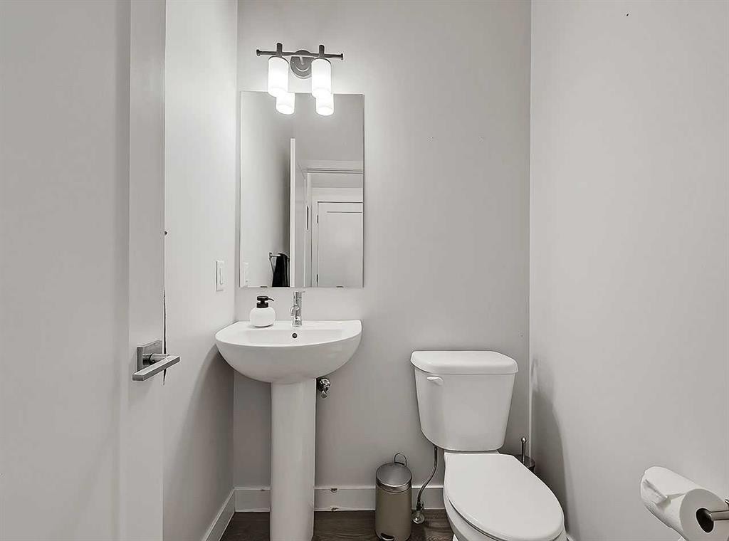 126 Sage Bluff Circle Nw, Calgary, AB - Indoor Photo Showing Bathroom
