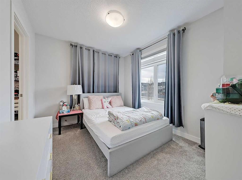 126 Sage Bluff Circle Nw, Calgary, AB - Indoor Photo Showing Bedroom