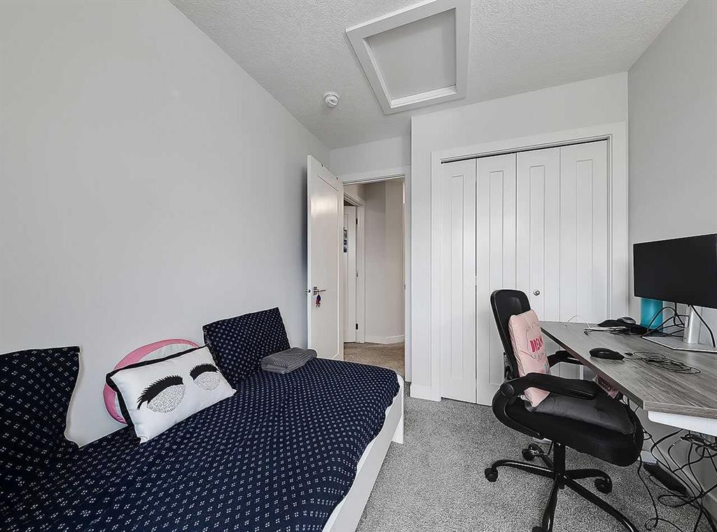126 Sage Bluff Circle Nw, Calgary, AB - Indoor Photo Showing Office