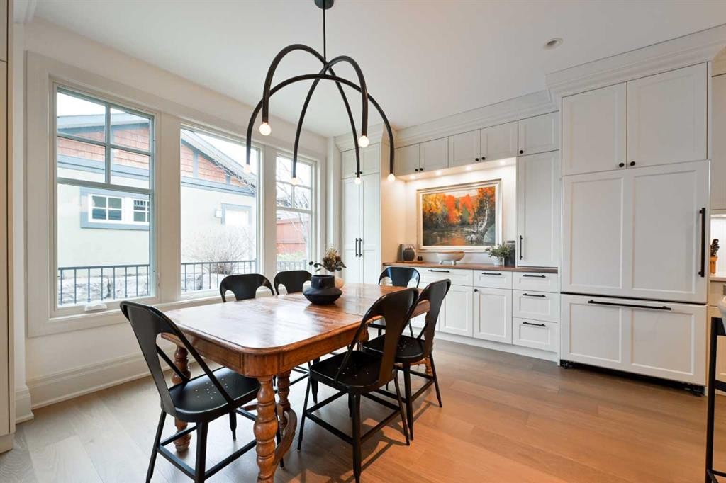 1903 48 Avenue Sw, Calgary, AB - Indoor Photo Showing Dining Room