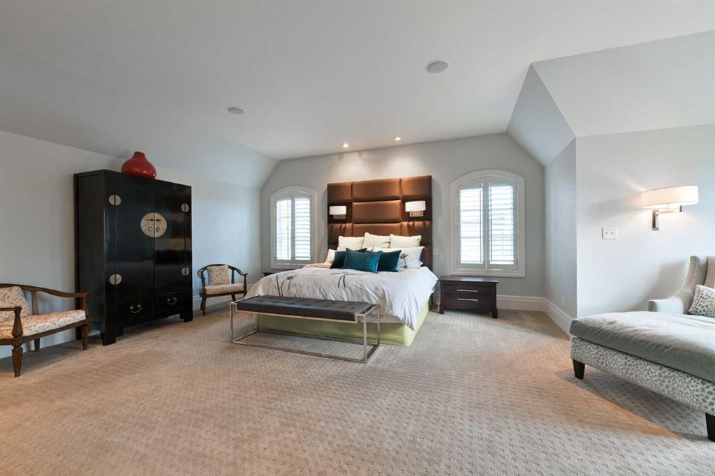 1903 48 Avenue Sw, Calgary, AB - Indoor Photo Showing Bedroom