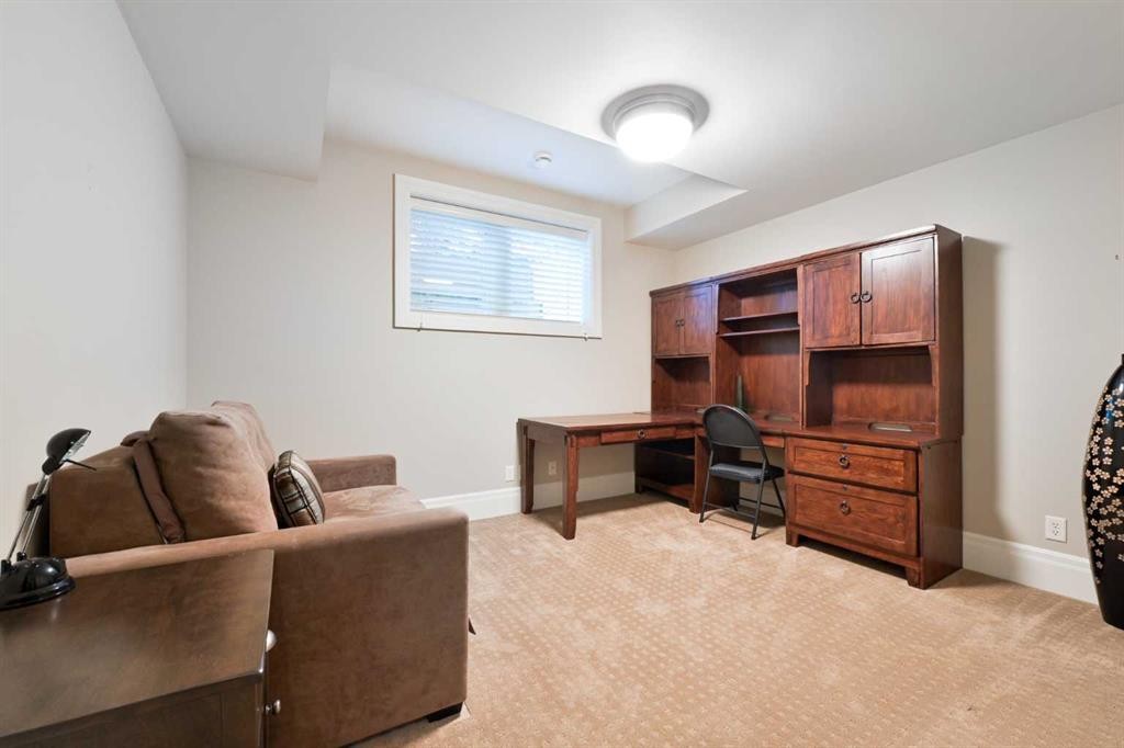 1903 48 Avenue Sw, Calgary, AB - Indoor