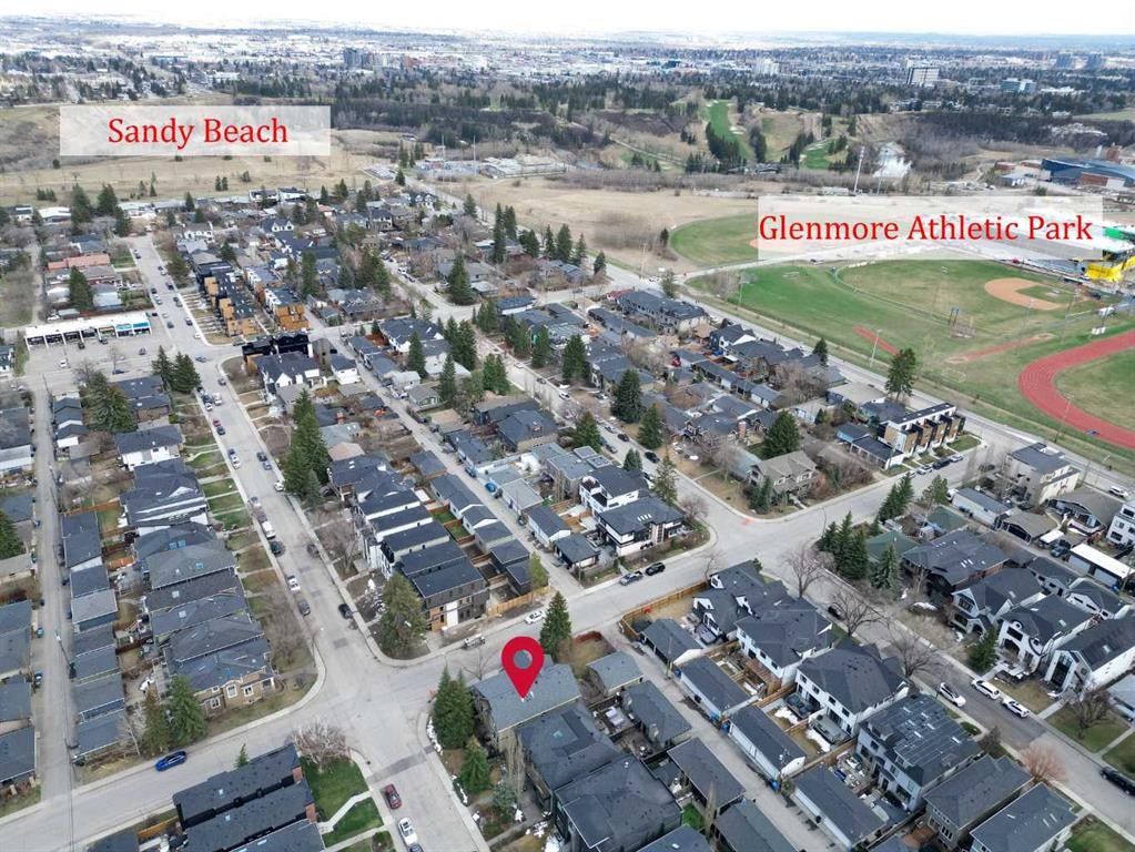 1903 48 Avenue Sw, Calgary, AB - With View
