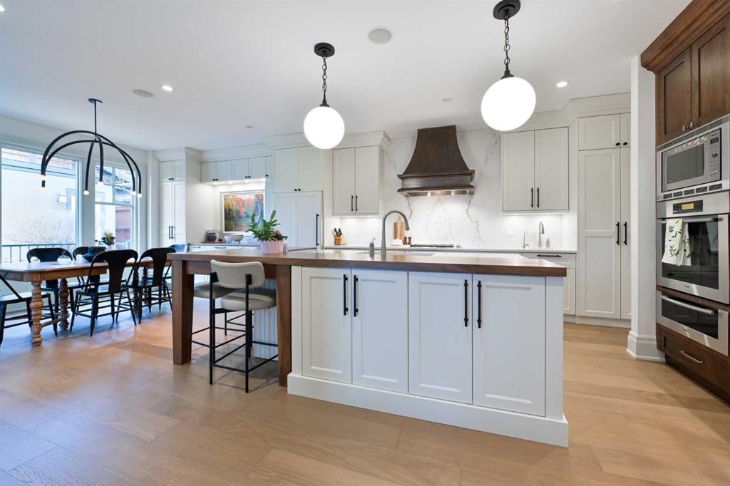 1903 48 Avenue Sw, Calgary, AB - Indoor Photo Showing Kitchen With Upgraded Kitchen