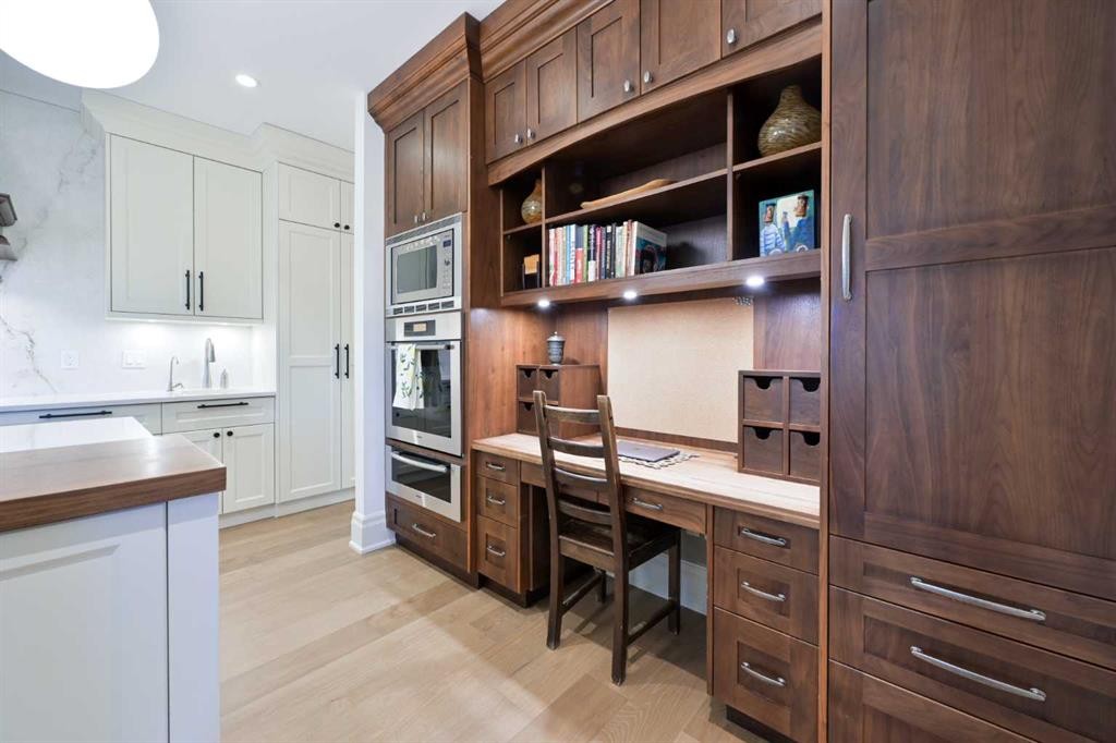 1903 48 Avenue Sw, Calgary, AB - Indoor