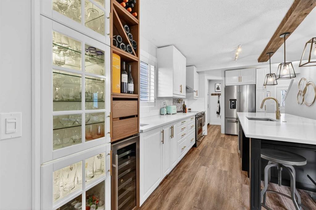 60 Inverness Drive Se, Calgary, AB - Indoor Photo Showing Kitchen With Upgraded Kitchen