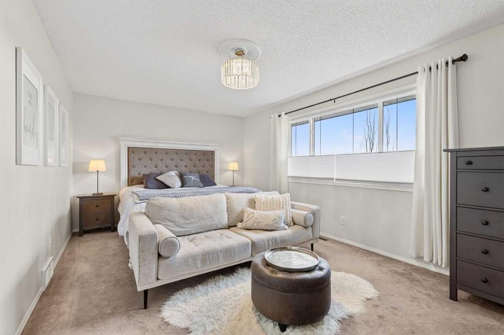 60 Inverness Drive Se, Calgary, AB - Indoor Photo Showing Bedroom