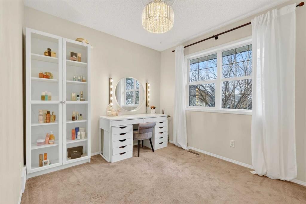 60 Inverness Drive Se, Calgary, AB - Indoor