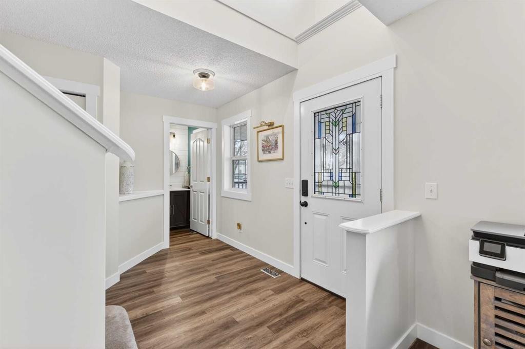 60 Inverness Drive Se, Calgary, AB - Indoor Photo Showing Other Room