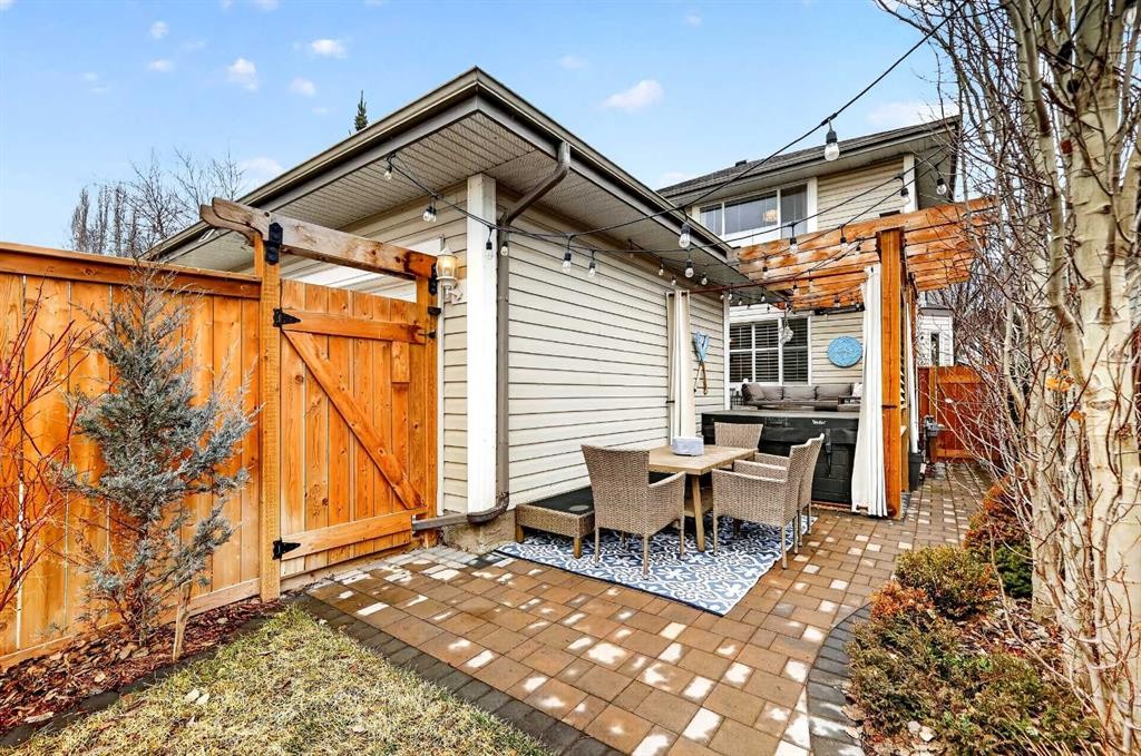 60 Inverness Drive Se, Calgary, AB - Outdoor With Deck Patio Veranda