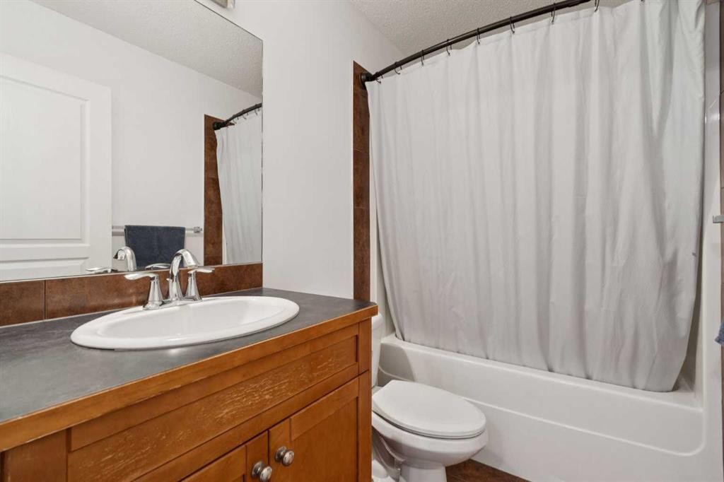 144 Canals Circle Sw, Airdrie, AB - Indoor Photo Showing Bathroom