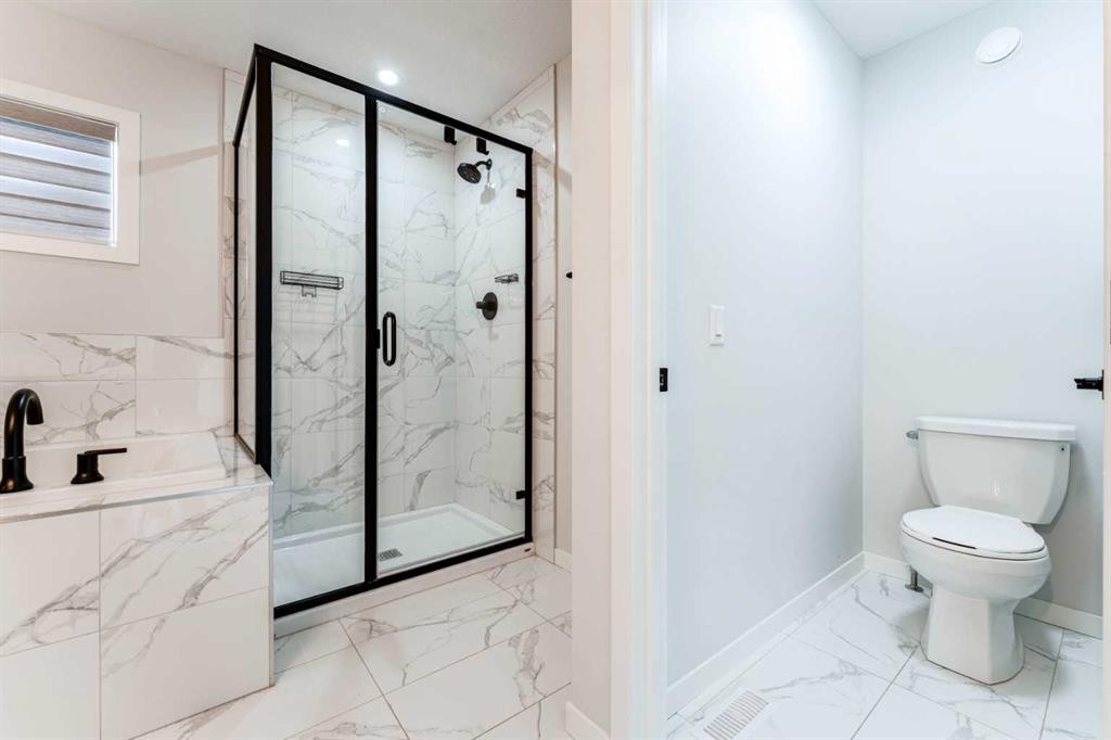13 Calhoun Crescent Ne, Calgary, AB - Indoor Photo Showing Bathroom