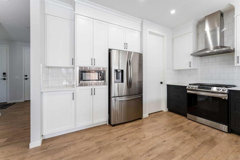 13 Calhoun Crescent Ne, Calgary, AB - Indoor Photo Showing Kitchen With Stainless Steel Kitchen