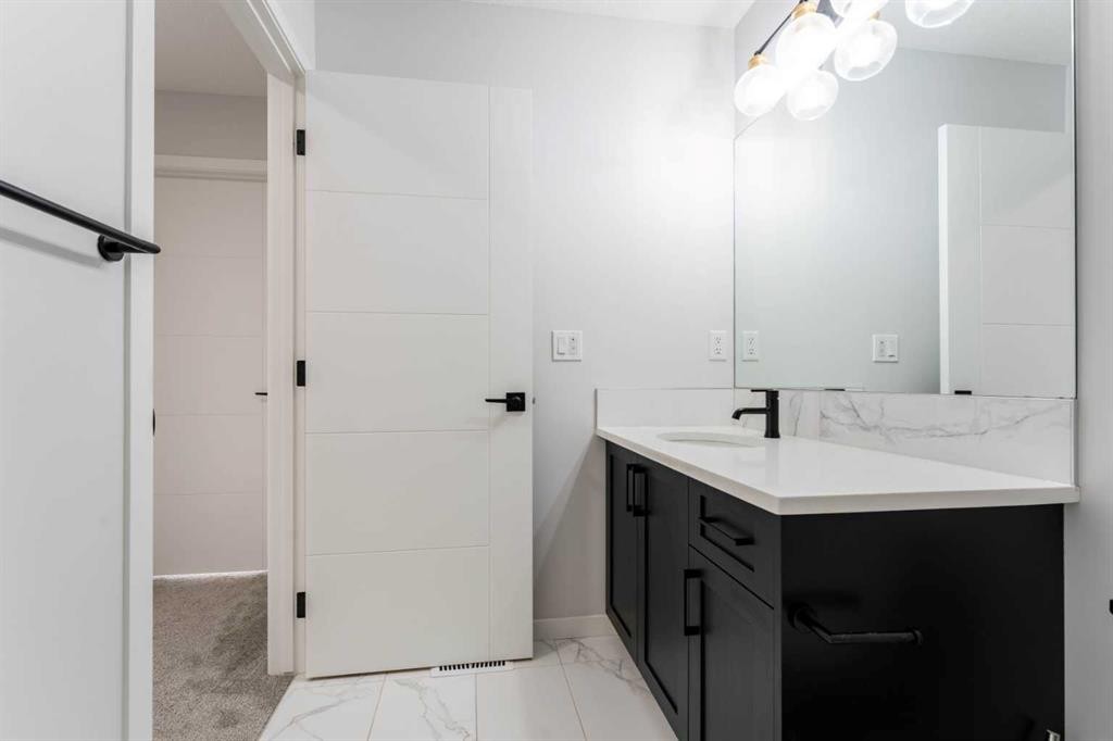 13 Calhoun Crescent Ne, Calgary, AB - Indoor Photo Showing Bathroom