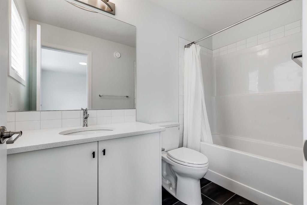 111 Marmot Way Nw, Calgary, AB - Indoor Photo Showing Bathroom